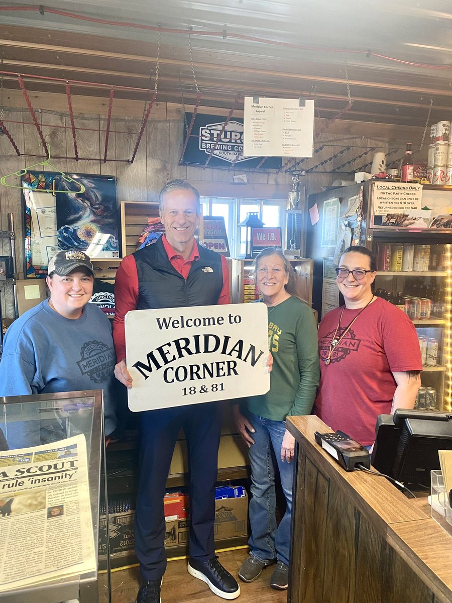 LeaderJohnThune's tweet photo. Stopped by Meridian Corner, a local favorite in Freeman at JCT 18 &amp; 81. Always great to grab a burger and catch up with folks! https://t.co/KQfSiixOBo