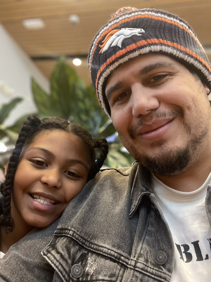jhmori's tweet photo. Taking time to relax and connect with ourselves and others is essential for overall well-being. Let's prioritize self-care, deep breaths, and meaningful connections to find balance and nourish our souls. #Relaxation #Connection #SelfCare #daddyanddaughtertime https://t.co/dcIObVNv1r