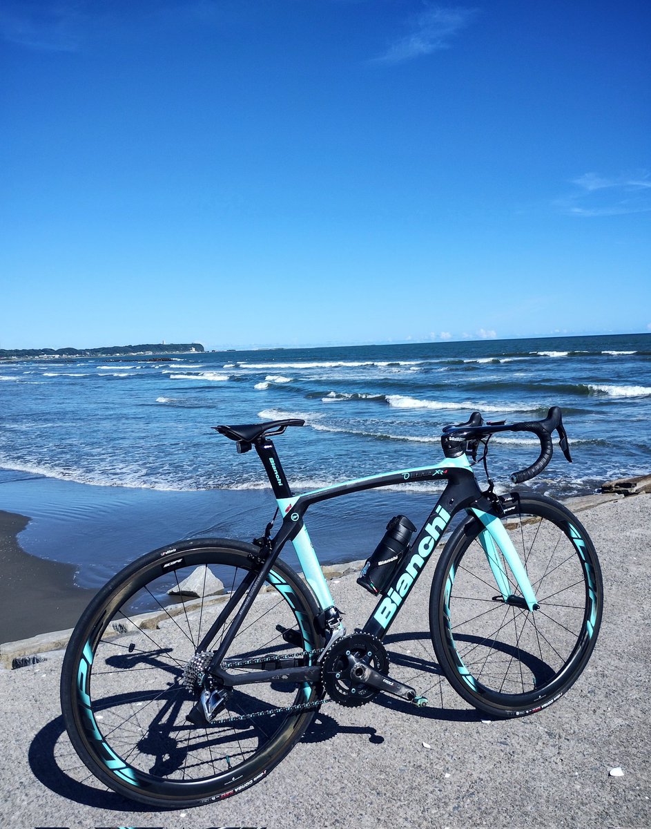 hisato73's tweet photo. #譲れないこだわり
• 黒基調
#Bianchi #ビアンキ #oltrexr4 #tavolozza https://t.co/flxiPd9EXE