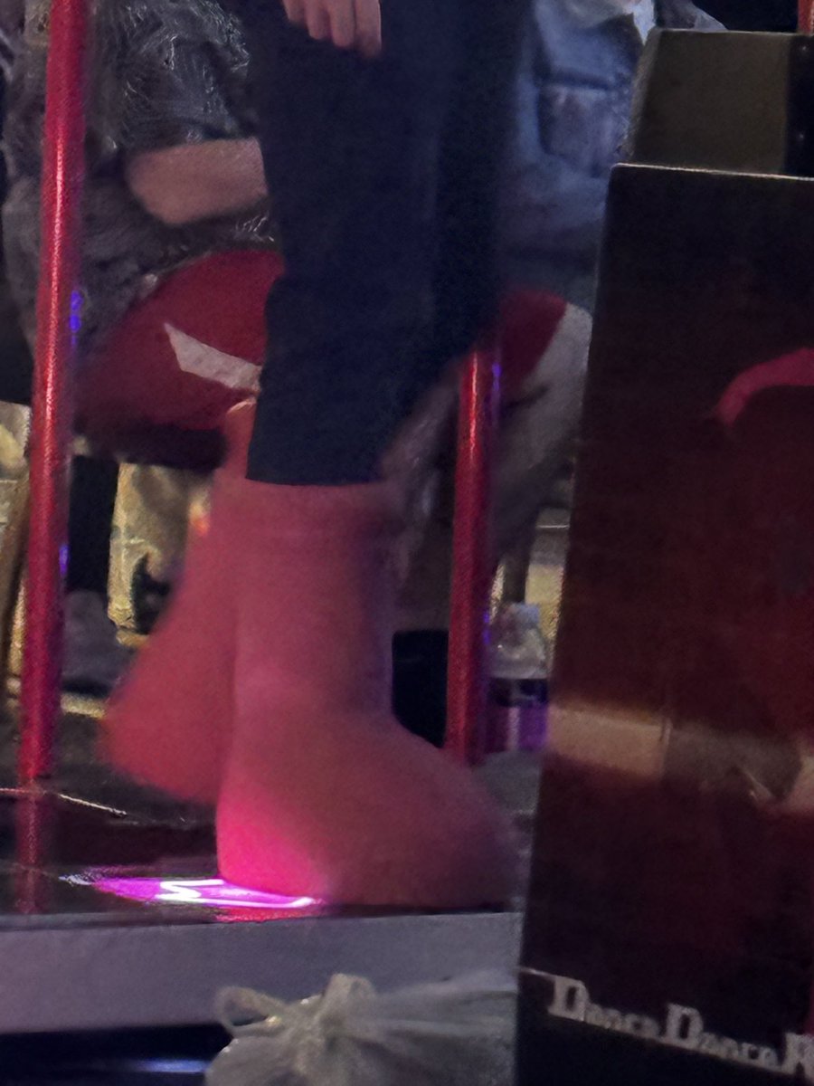 NotCraftyFoxxo's tweet photo. WHAT IS GOING ON AT ECLIPSE https://t.co/3F8elL0rzo