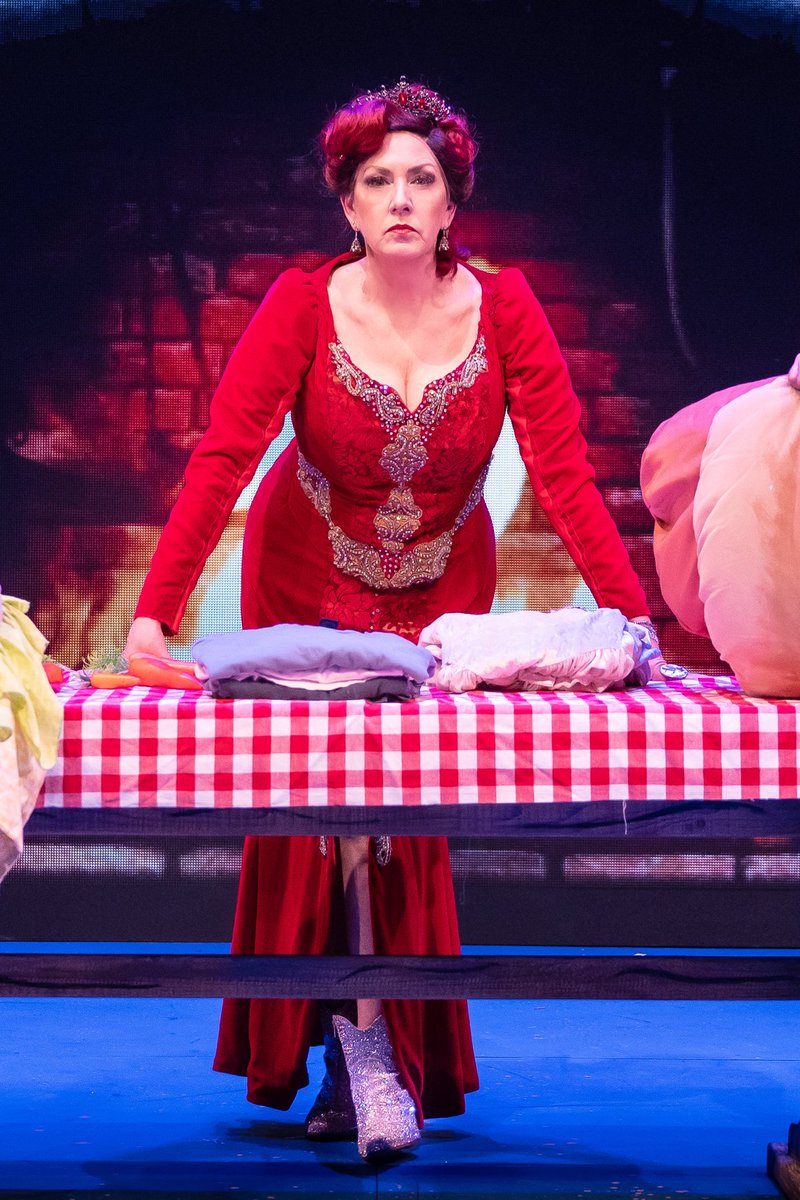 Heading into the weekend…feeling evil!!! Come see #Cinderella Christmas ⁦@Lagunaplayhouse⁩ Opens tonight. Let’s stir up some holiday trouble