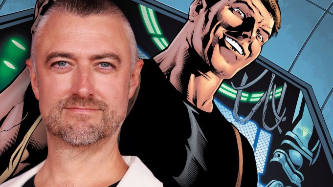 gothampostagem's tweet photo. Sean Gunn interpretará Maxwell Lord no DCU.

Ele já faz no DCU os seguintes personagens: Doninha, Homem Calendário e G.I Robot.

O papel que no antigo DCEU pertencia ao Pedro Pascal.

Via: Deadline https://t.co/TMylBiIHlm