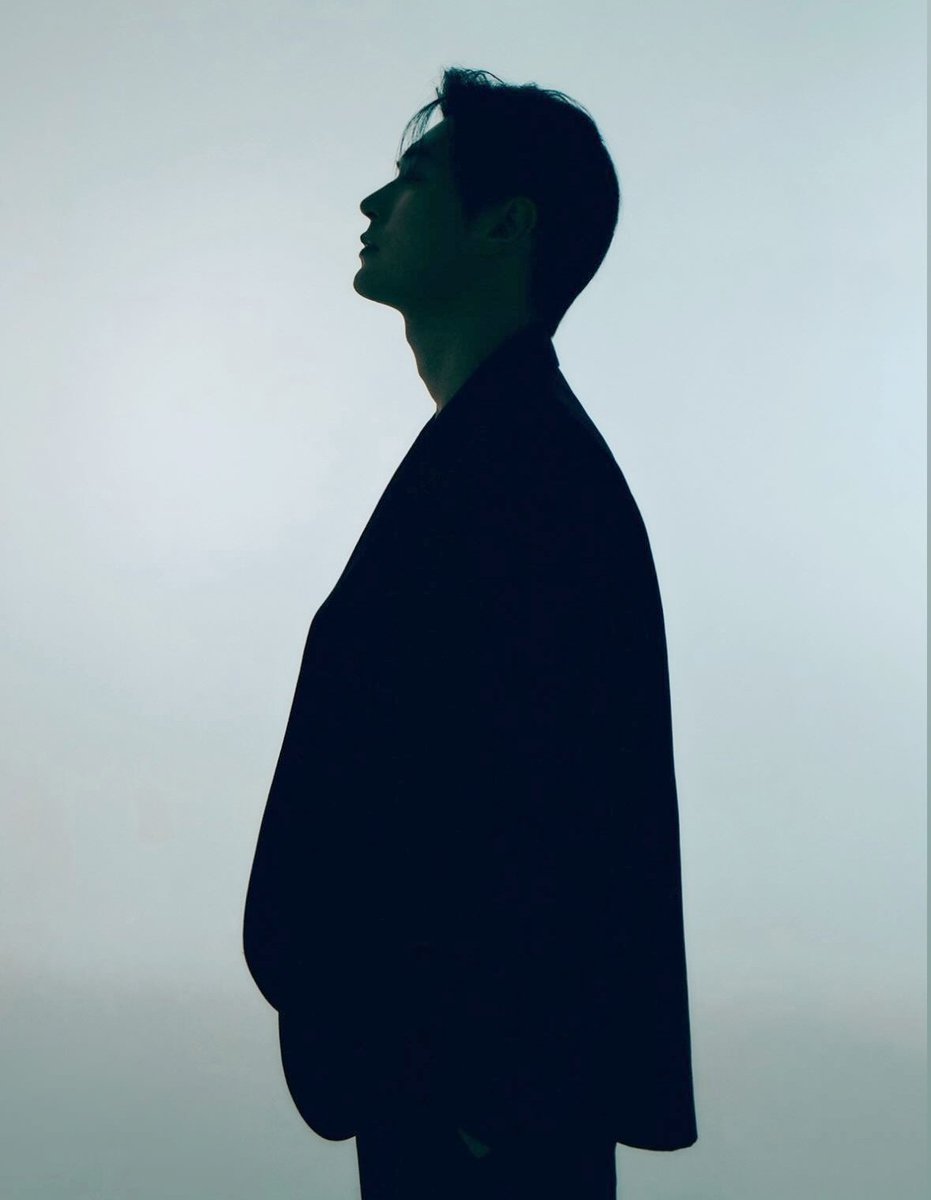 hubboyslove's tweet photo. 🚨 ELE ESTÁ LIVRE! #ParkSeoham acaba de ser dispensado do serviço militar e postou uma foto para marcar seu retorno! https://t.co/WwK9nG2qye
