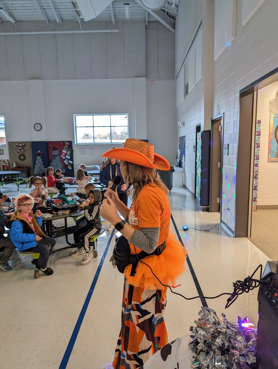 Journey_Elem's tweet photo. Kindergarten earned a DJ Party with Dynamic Dittmer and Hyped-up Herbert at lunch for raising the most funds during our Jaguar Jog Fundraiser! These kids sure know how to get down! https://t.co/uam28ugpKq