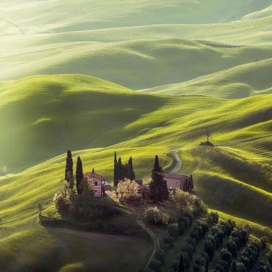 Go your ⳿own ᠍way ﾠand see ​your  own ‍scenery