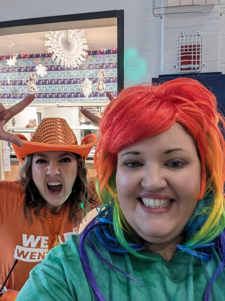 Journey_Elem's tweet photo. Kindergarten earned a DJ Party with Dynamic Dittmer and Hyped-up Herbert at lunch for raising the most funds during our Jaguar Jog Fundraiser! These kids sure know how to get down! https://t.co/uam28ugpKq