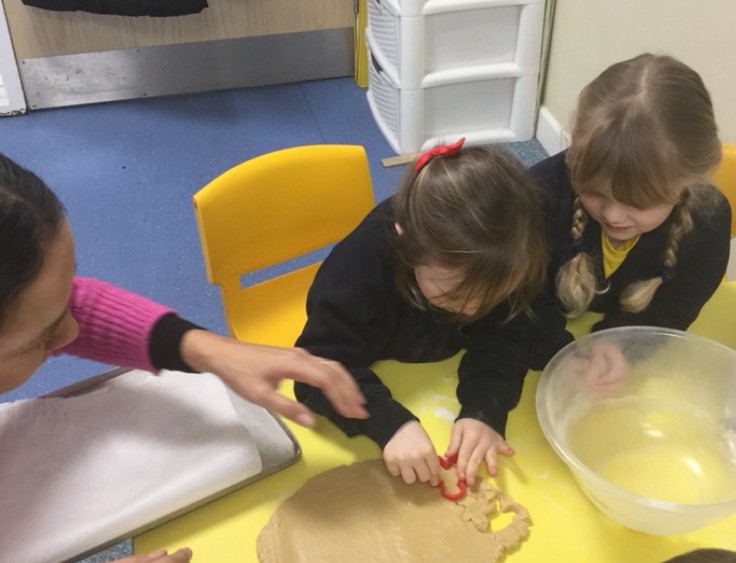 In Amethyst Class this week, we have read the story The Gingerbread Man. We have made our own gingerbread men, written speech bubbles for the characters, played maths games on the interactive whiteboard and built bridges in the construction area to safely get him across the river