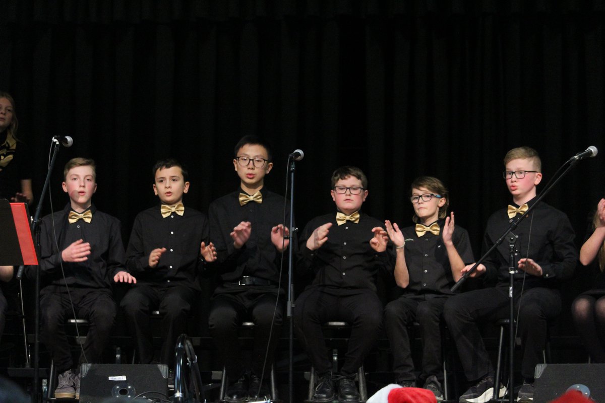 emmswsd's tweet photo. Congratulations to all our musicians on their outstanding performances at last night’s grade 7/8 band and choir concert. A special thanks to Mr. Tan, Ms. Dyck, and Mrs. Clyde for their hard work that made this event a success! #WeAreBlazers https://t.co/JTgpaXvVU7