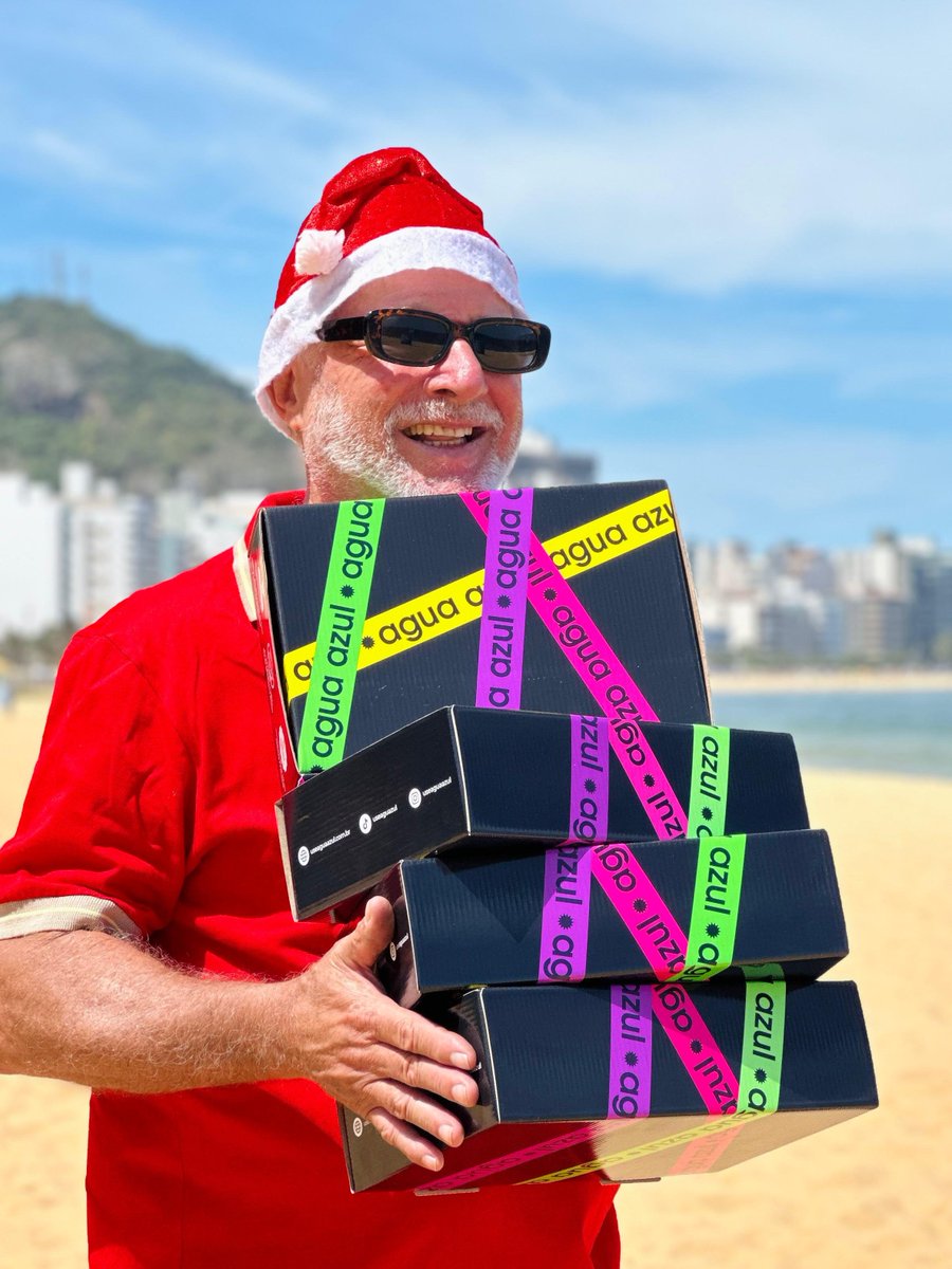 useaguaazul's tweet photo. o natal chegando e a gente só queria um papai noel cheio de caixetes dessas chegando na nossa casa 🥹 https://t.co/VThu9XIZSp