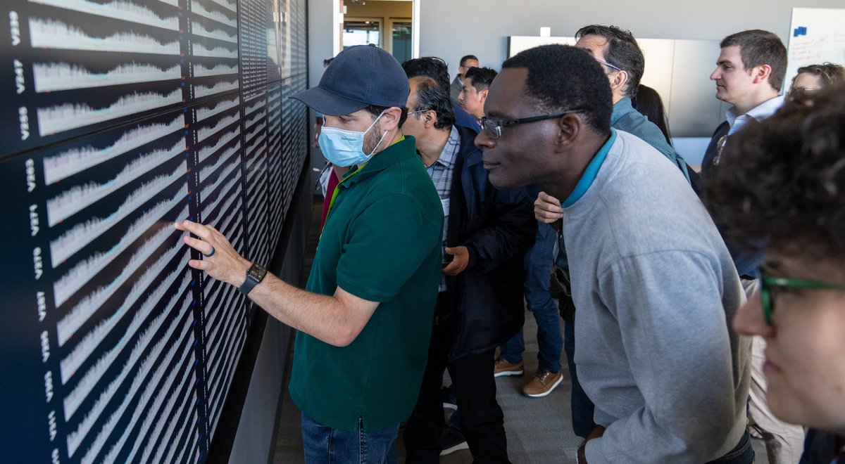 NatLabRockies's tweet photo. 🌿 @GlobalClimateAP & @IDB hosted #RELAC at NREL! Participants explored #EnergyStorage through NREL tools and deep-dives with experts, and crafted Energy Storage Action Plans. RELAC is shaping the #CleanEnergy transition in #LAC! 🔋🌟 Visit GCAP: https://t.co/xZlzVo8pZR https://t.co/H6Xai1PWhi
