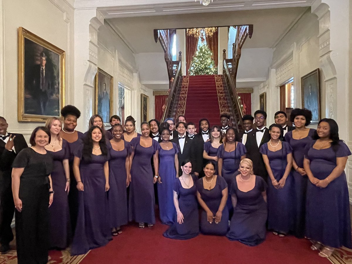 Titan Harmony had a wonderful time singing at the Governor’s Mansion! <a href="/SouthGarnerHS/">South Garner High School</a> <a href="/ThePrincipalFai/">@PrincipalFaison</a> <a href="/JamesOverman4/">James Overman</a> <a href="/SEasternArea/">WCPSS Southeastern Area</a>
