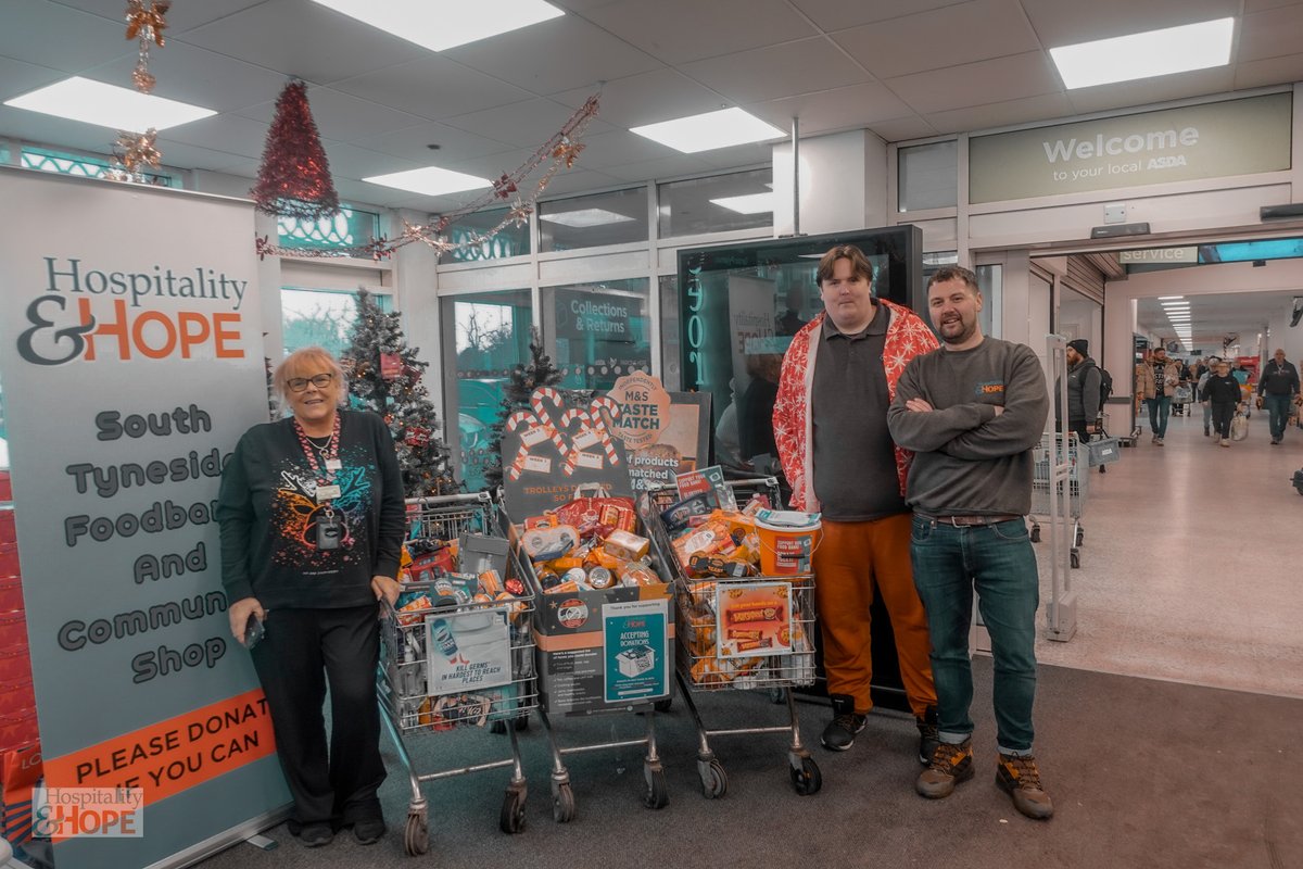 HospitalityHope's tweet photo. 💬 "A huge thank you to the generosity of customers in @asda Boldon this morning as we raised over 280kg of donations for Christmas. The spirit and kindness of people in the region continue to impress and humble us. Thank you."

 #ASDABoldon #ChristmasDonations #CommunitySupport https://t.co/KzGfHrty8p