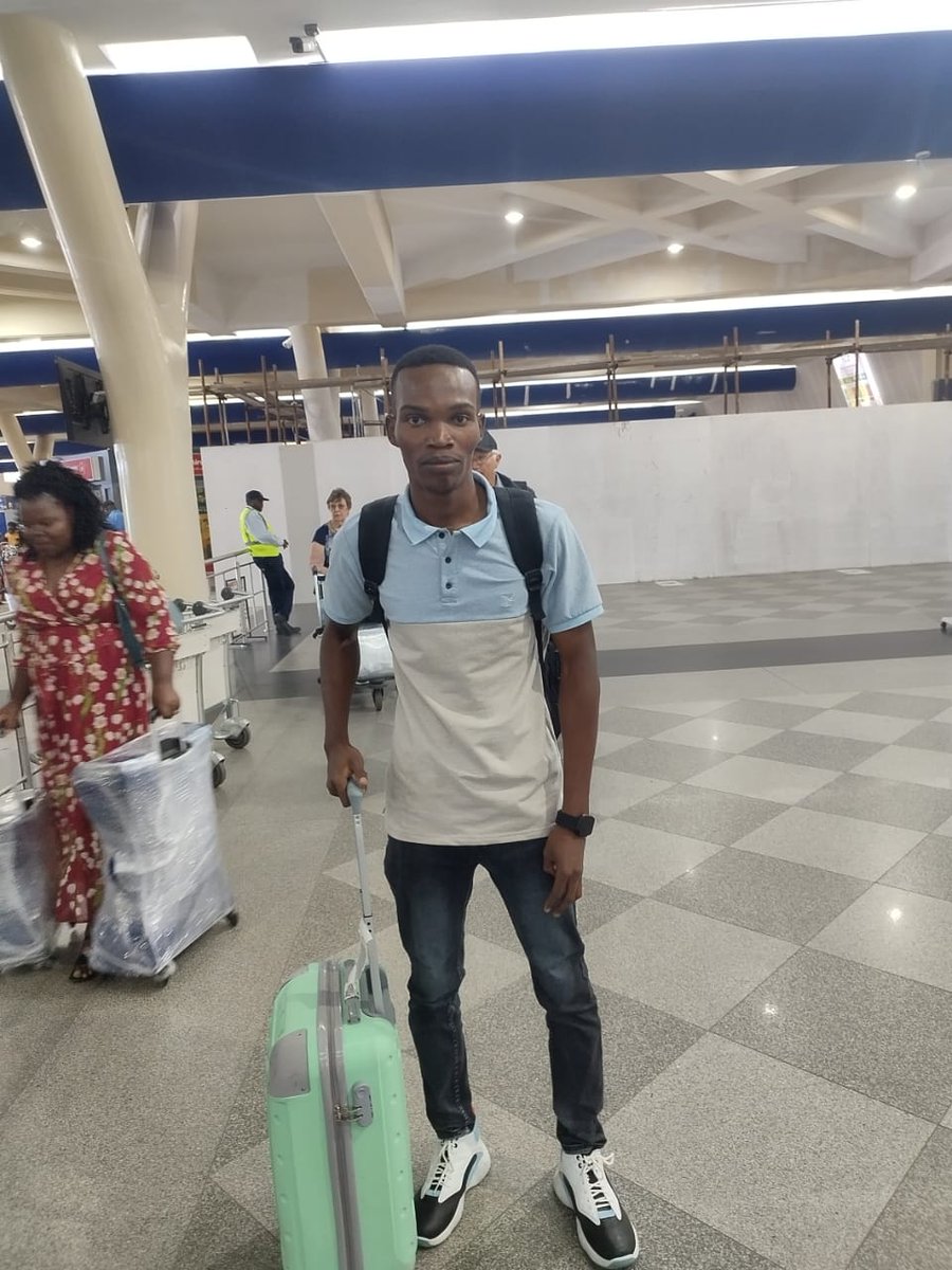 Meet Derrick, our AMR technical lead in <a href="/waveagainstamr/">Wave</a> .  Thank you for choosing to cease AMR by engaging and leading a full <a href="/waveagainstamr/">Wave</a> team to Zimbabwe for an AMR conference