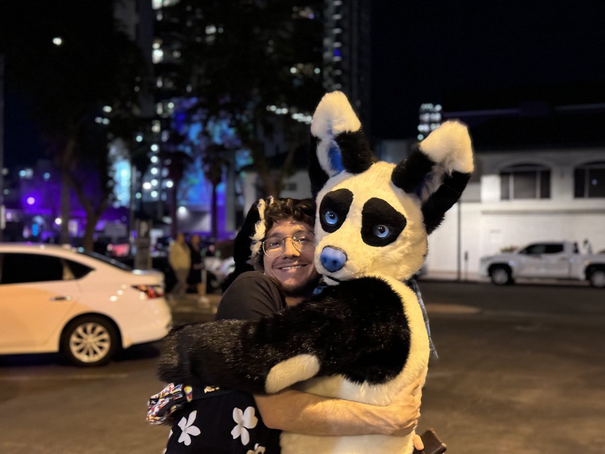 Seems like I rarely wear Sethos anymore. But upon request, I'm happy to do so ^^ pics with Malloc and <a href="/Sunset_Otter/">Sunset 🦦</a> Happy #FursuitFriday Everyone!