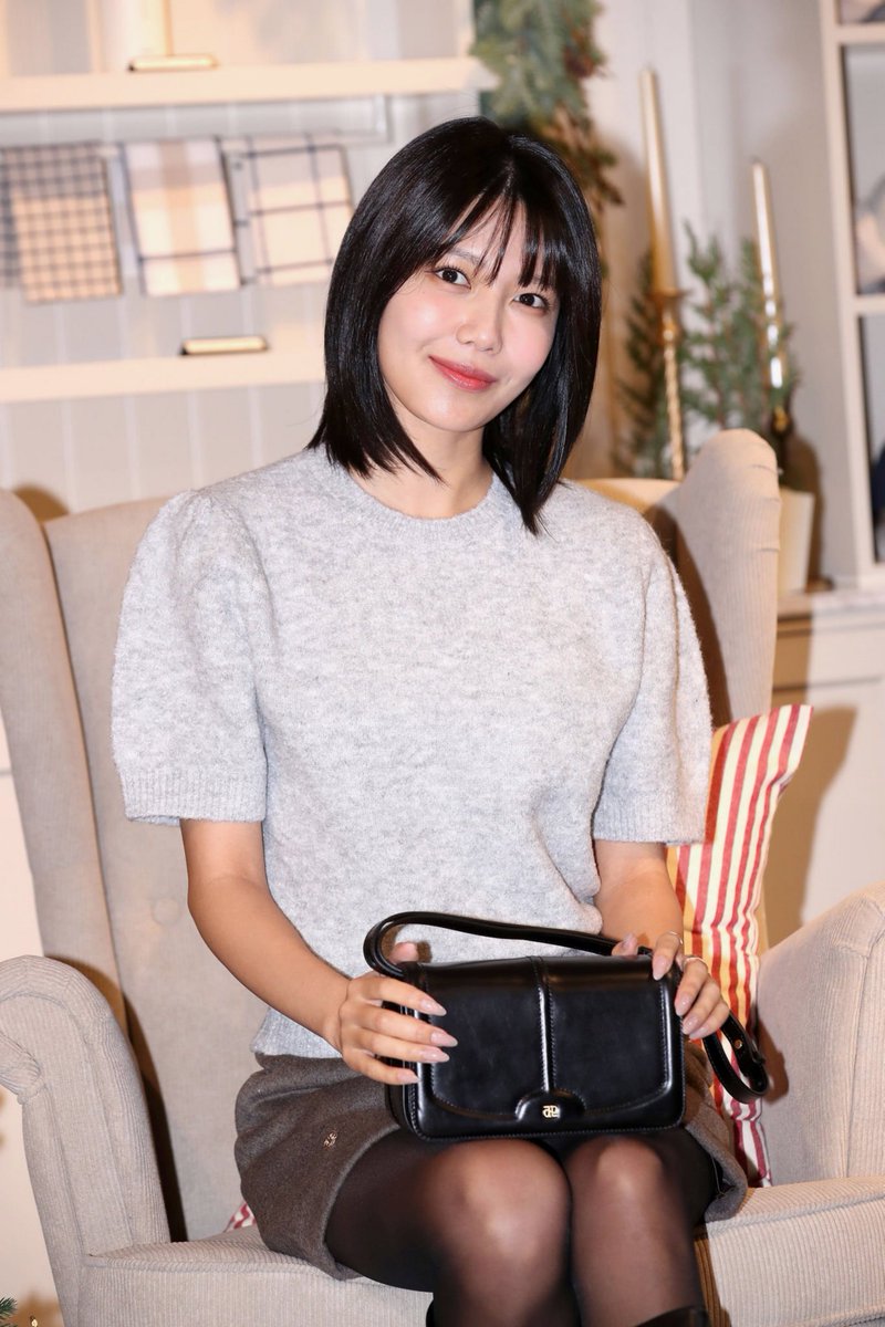 CyberpunkStar's tweet photo. 来点丝袜吧
#秀英 #Sooyoung #KoreanGirls https://t.co/kRVEpuh7GH
