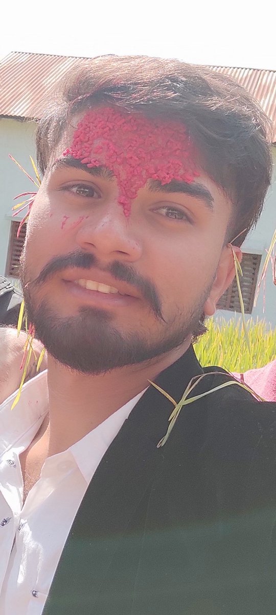 सधैभरि ढुङ्गाको मात्रै दोष हुदैन, 
कतिपय ठेसहरु आफू हिड्न नजानेरै पनि 
लागेका हुन्छन...!!