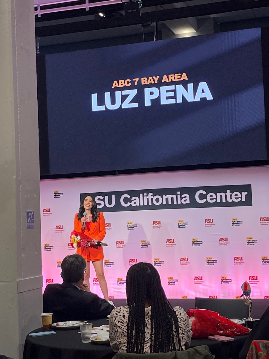 ElianaPress's tweet photo. Luz Peña says she’s in a room full of people with superpowers while receiving her #CCNMA Most Influential Latinas in Journalism &amp; Media award. https://t.co/iChelnb5Vl