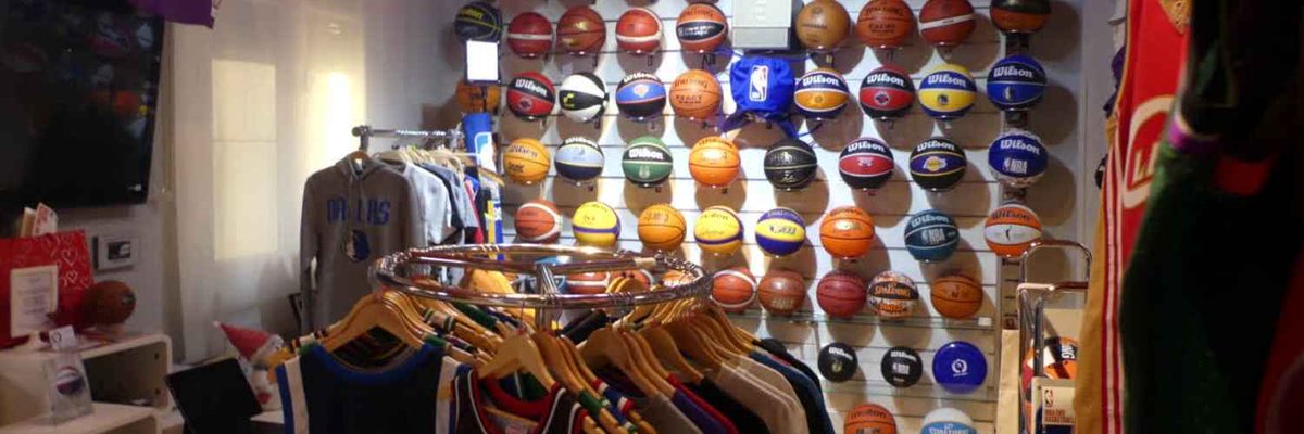 basketspirit's tweet photo. Muy divertido el puente con un montón de visitas de familias de locos de todos los tamaños por el baloncesto.
¡Qué os vaya muy bien! Y hasta la próxima.
#basketspiritmadrid #comprasmadrid #regalosnba https://t.co/bUketbh5iS