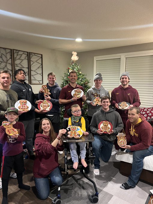 Here @GopherFootball it’s bigger than stepping over the white line on Saturdays. It's about community, connection, and the chance to give back. Grateful for the opportunity to build a relationship with Mitchell and his family and positively impact people's lives! #SkiUMah #RTB