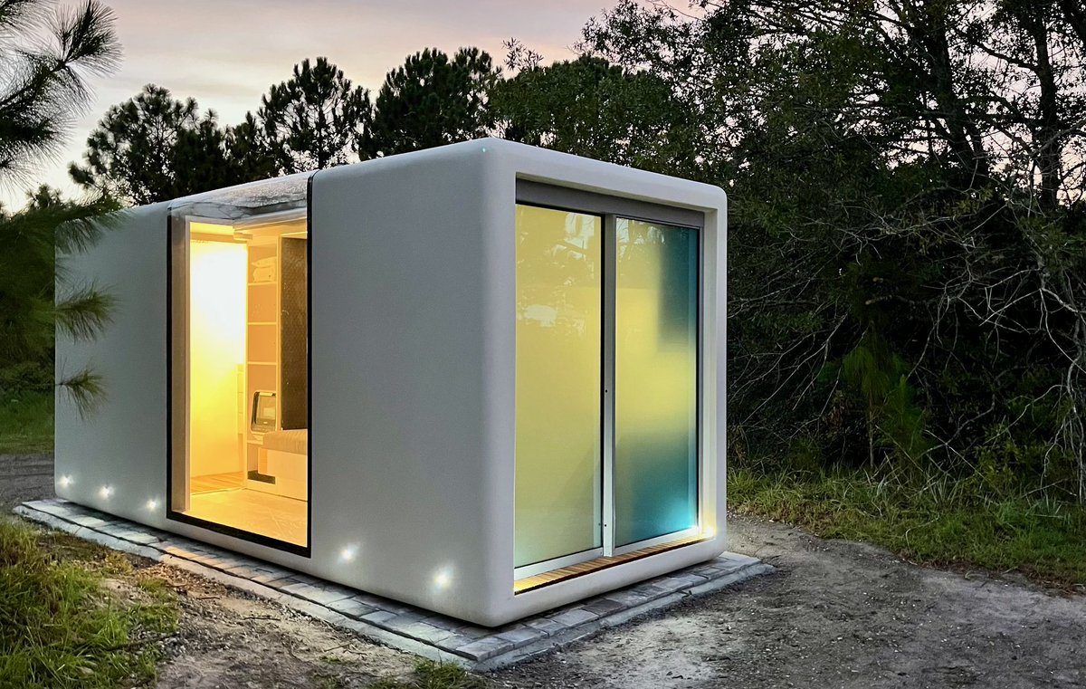 HausMicro's tweet photo. 🎅 4 #microhaus LITE Special Offer ✨️

If you place a deposit on these units before Christmas, you will be offered:

🎁 Free Delivery in the continental U.S.
🎁 Free Installation
🎁 Free Permitting
🎁 Free 24-Month Maintenance Package

Reserve Here: https://t.co/QKyETVKGy6 https://t.co/qbYUBbPF6g