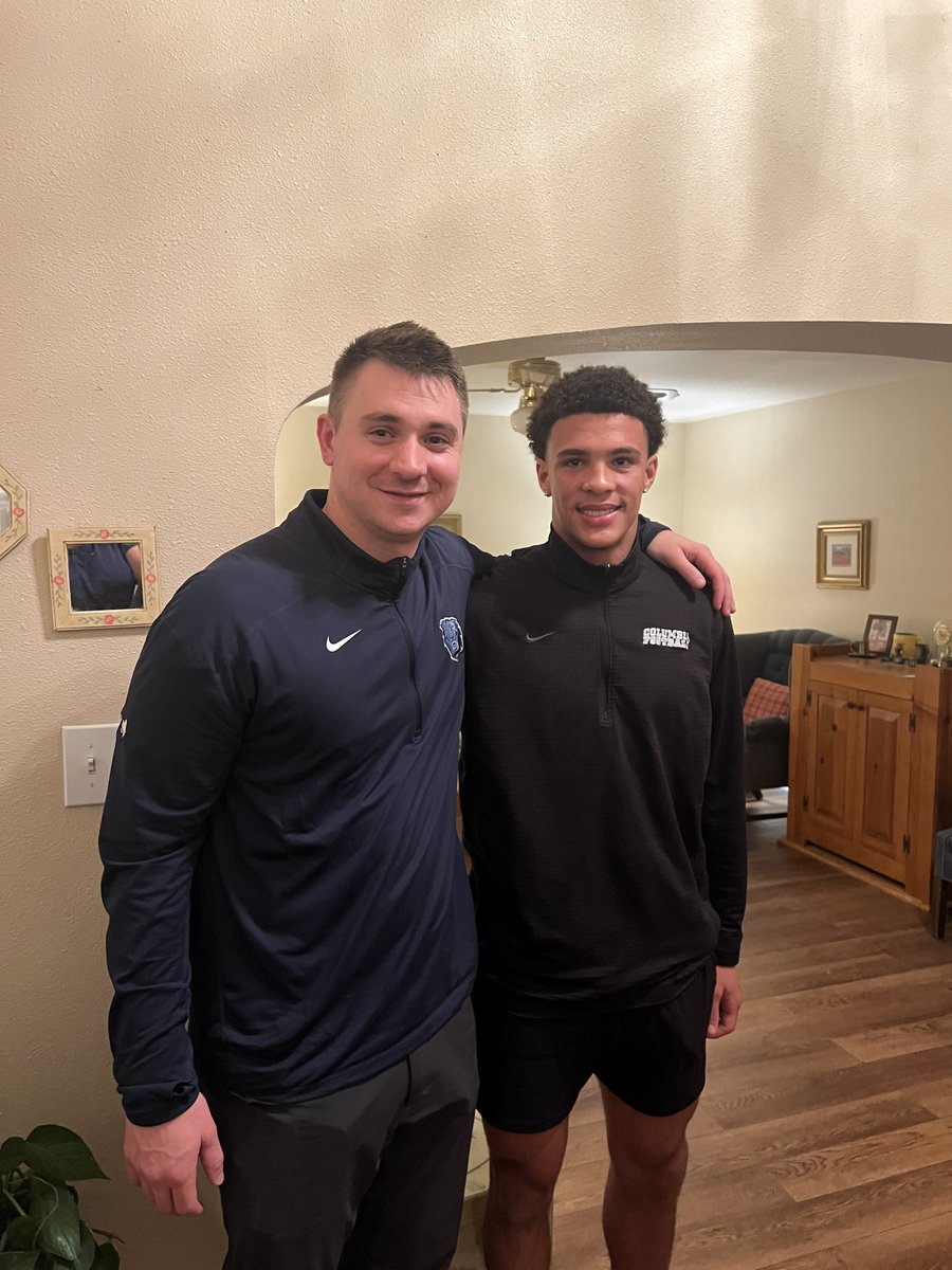 Great talk last night with <a href="/Coach_Kukesh/">Andrew Kukesh</a> ! Thank you for stopping by, can’t wait for the OV! <a href="/CULionsFB/">Columbia Football</a>