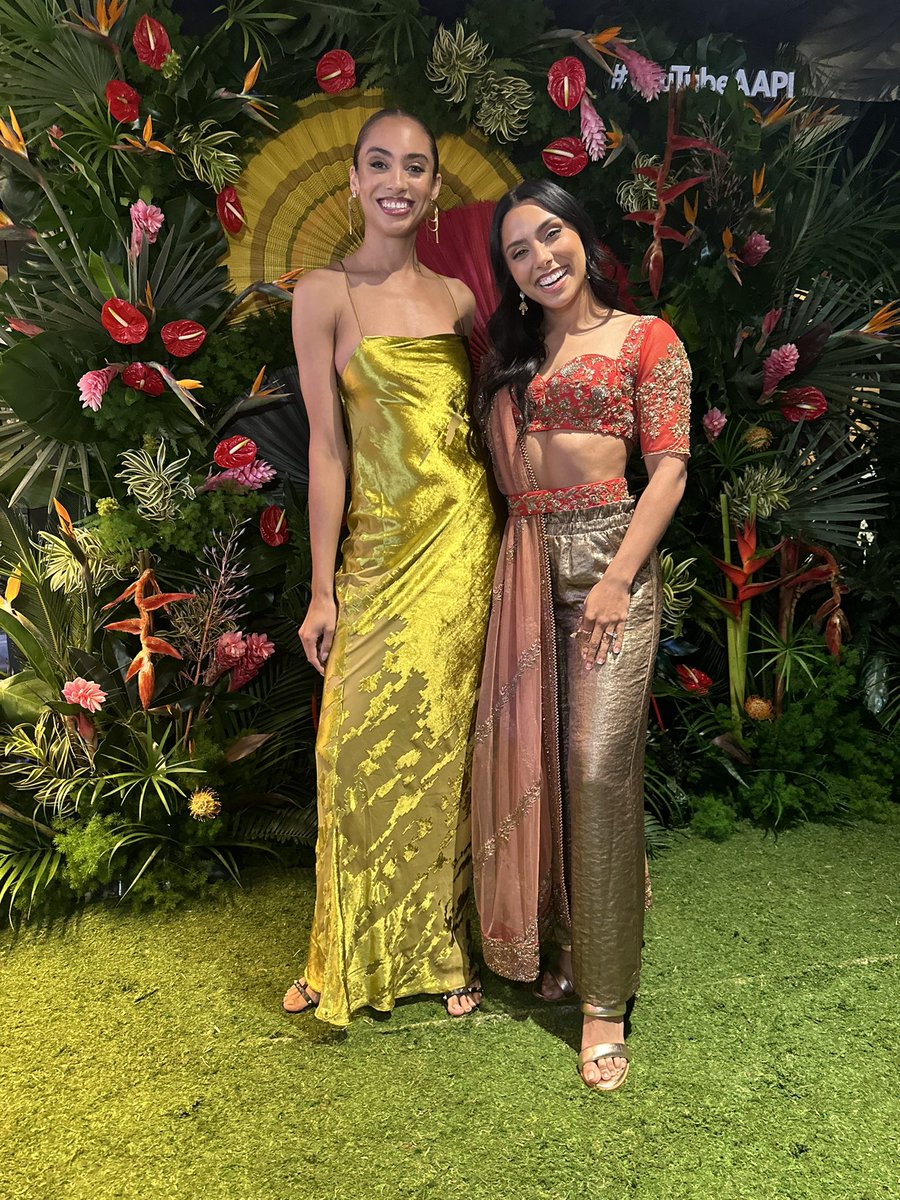 ShadeTV's tweet photo. With the wonderful (and fellow athlete) @MichelleKhare!
#YouTubeAAPI #YouTubeCreatorCollective https://t.co/0z39qqJFfi