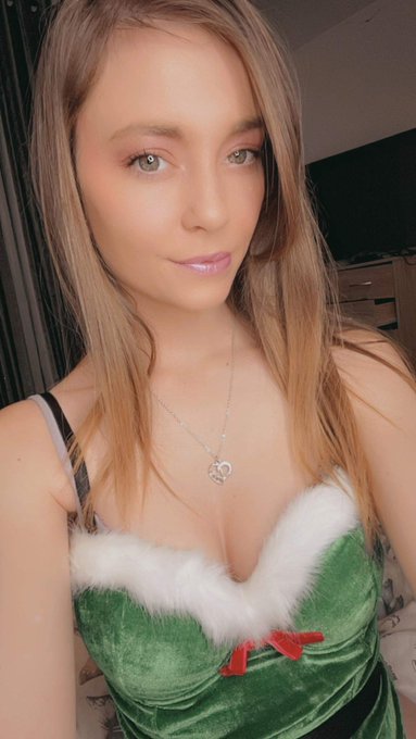 Retweet me   Let me be your little elf  Link in comments https://t.co/g8yg3tiXe6