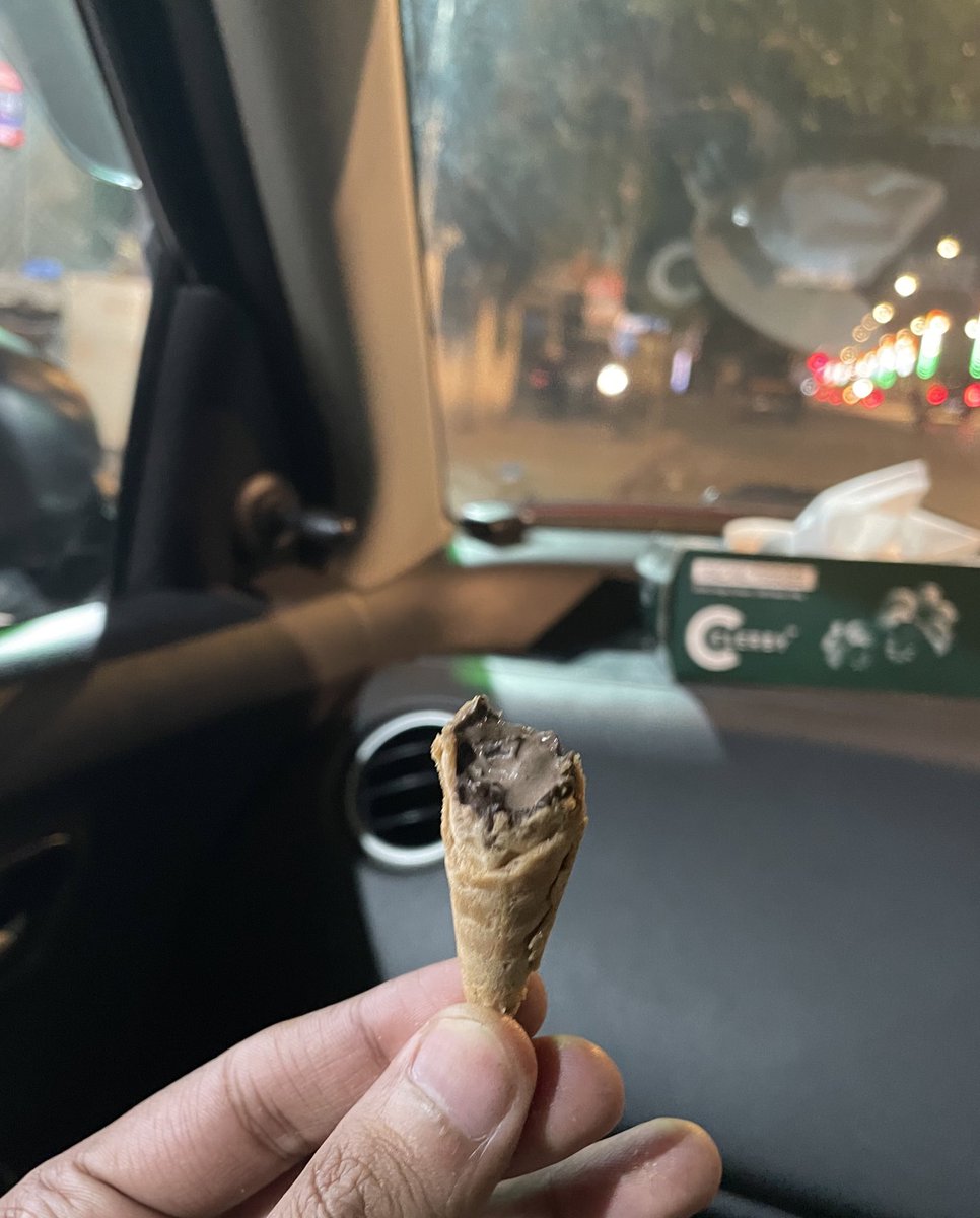 givemesamosa's tweet photo. Yes my love I would gladly give you the last bite of my cornetto https://t.co/KEwWi4HdkD