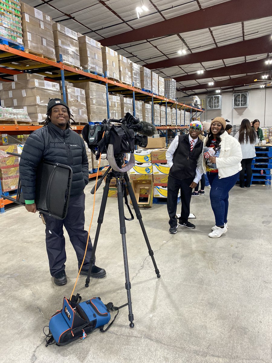 chayneswx's tweet photo. Happy #SYCON3 , Tennessee Valley! Come join @CorneliaLocal3 myself, and the many volunteers in #Dalton at 1111 S. Hamilton Street this afternoon as we continue to collect your wonderful donations for our community!
@Local3News @chattfoodbank https://t.co/Hq7tJmUkMq