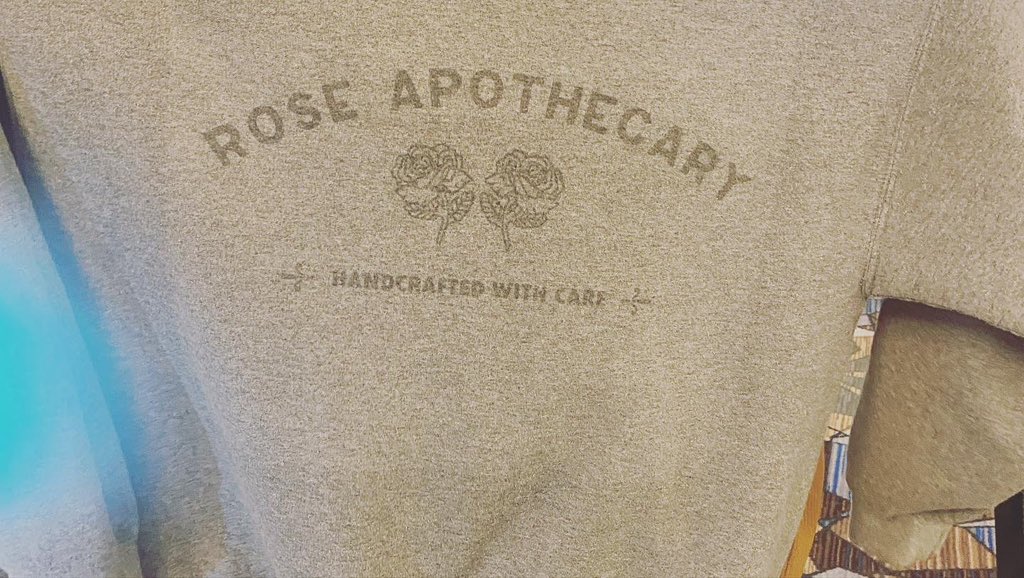 natabasso's tweet image. I felt especially seen and included yesterday in Missouri. 

One of the participants in my workshop wore her “Rose Apothecary” sweatshirt because she knew I was from Canada. 

If you know, you know. 

#ewdavid #foldinthecheese