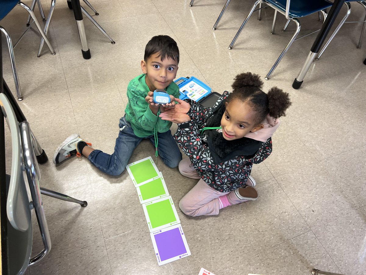 PS46QAlleyPond's tweet image. @NYCSchools @DOEChancellor @D26Team 

Students at P.S. 46Q participated in Computer Science Education week and learned about programming our screen-free robots!  

#CSforAllNYC #CSEdWeek2023