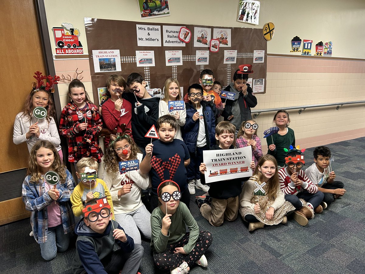 Mr_Esbenshade's tweet photo. Congratulations to these HIGHLAND TRAIN STATION AWARD winners for being the top class in their grade level for our midpoint spot of our Nov-Dec Math Challenge. #RunawayRailwayAdventure #MathSeeds @GoMounts #TopClassesIn2nd3rdAnd4thGrade https://t.co/Oknq2f552R