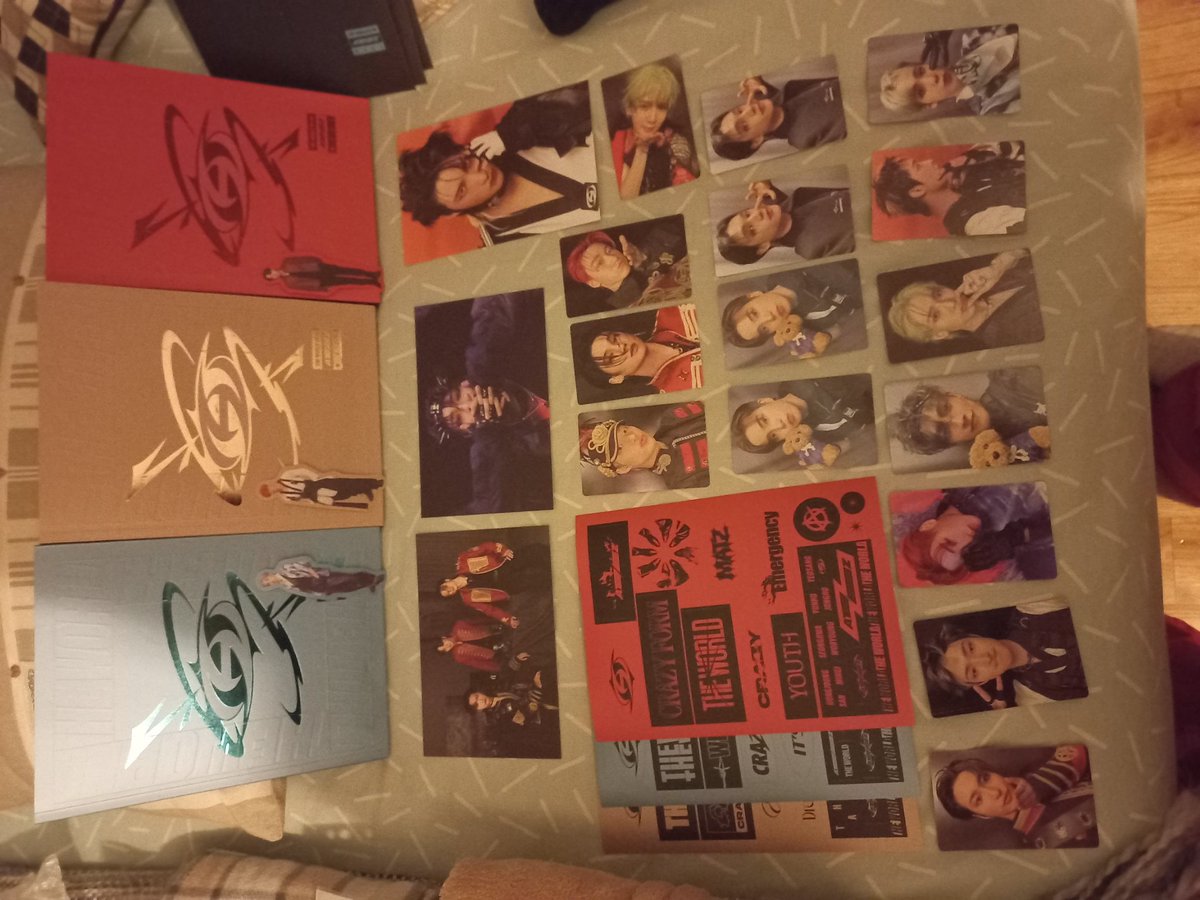 L_tiny_'s tweet photo. JSUIS CHOQUÉE PAR MON UNBOXING ???
#ATEEZ_WILL #ateez #Crazy_Form https://t.co/XJnWYOb1sa