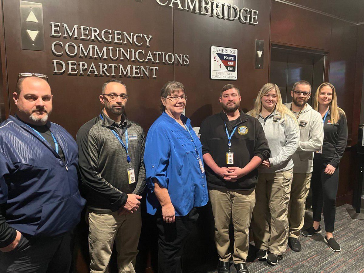 BelmontIAFF1637's tweet photo. Local 1637 members Riccio and Weston from our fire alarm division working to provide coverage to Cambridge 9-1-1 Emergency Communications Center. Riccio and Weston are members of #MATERT #BelmontMA #Cambridge911 #MA911 #PFFM #IAFF https://t.co/N397IJ46ik