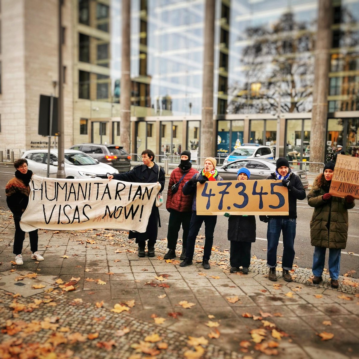 move4activists's tweet photo. #ClimateJustice activist @MakichyanA has collected 47.345 signatures for the granting of visas to anti-war activists from Russia. Today, he handed over the petition to the Federal Foreign Office @AuswaertigesAmt so that other activists can also find protection in Germany. https://t.co/o1nDGHaoDb