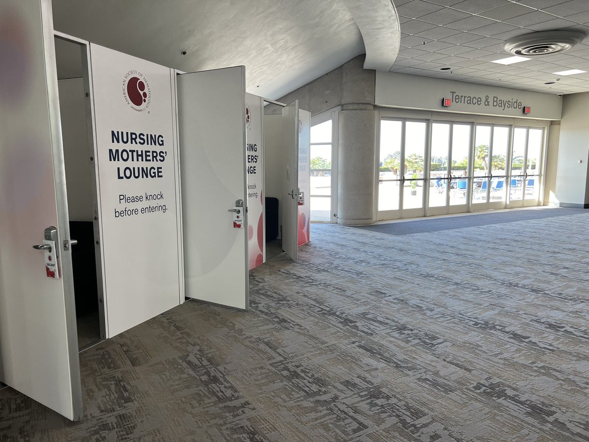 cwytang_'s tweet photo. well appointed private booths for nursing/pumping.  #ASH23 doing it right! @WomenInLymphoma https://t.co/UeKPXnbZl4