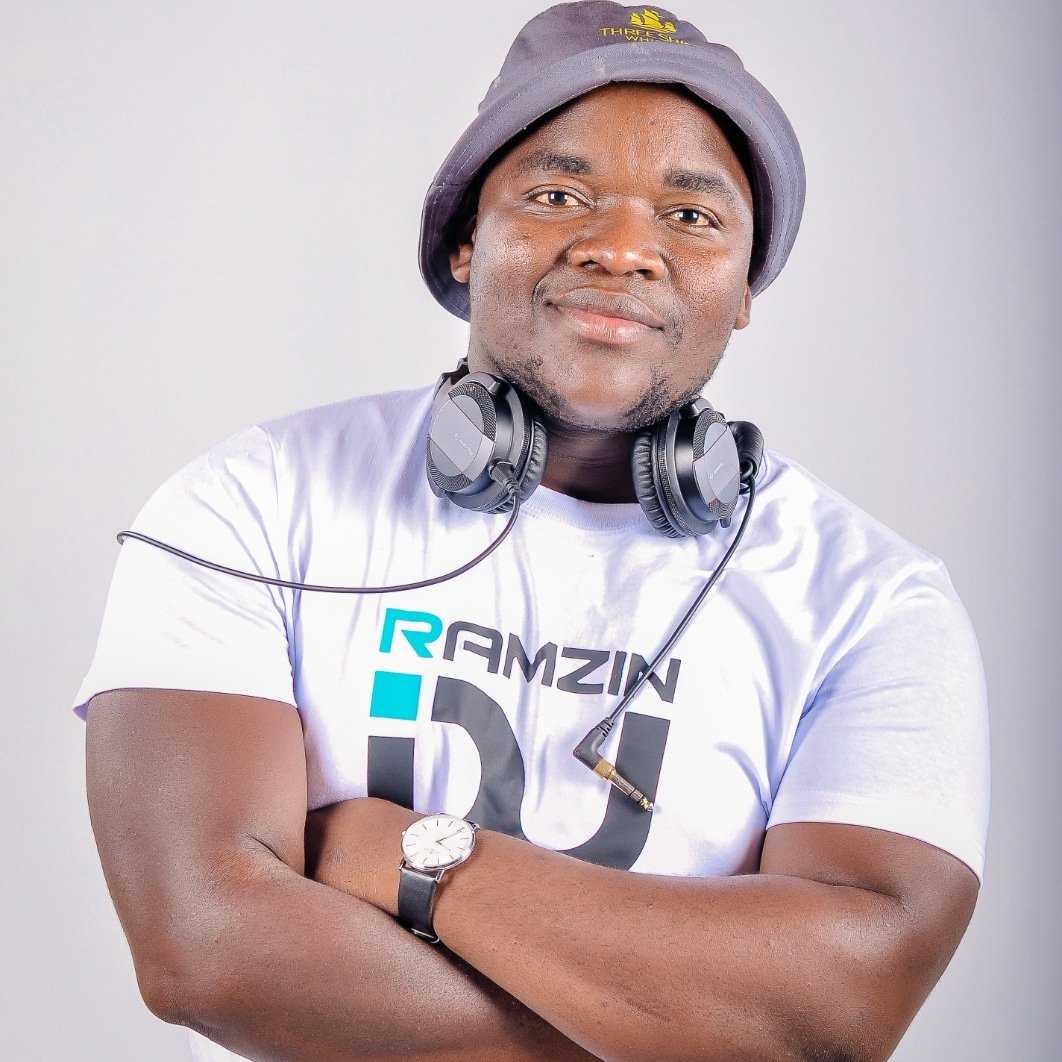Hello South Africa
Ramzin Dj
For Bookings 0813244885
