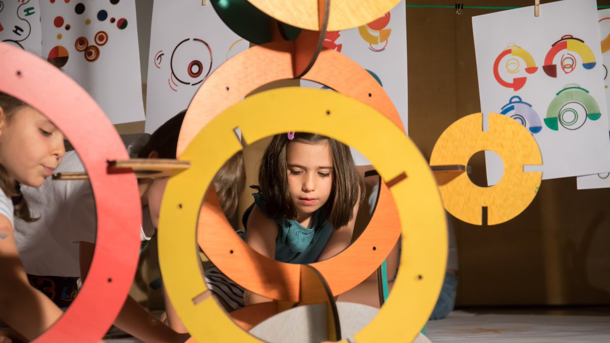 El programa de visitas para familias del <a href="/MuseoThyssen/">Museo Thyssen</a> #Madrid está pensado para diferentes edades y propone acercarse al museo y a sus obras desde el juego y el aprendizaje. Te contamos cuales son las que actualmente tienen preparadas ¿A cuál te apuntas?miramami.com/post/visitas-p…