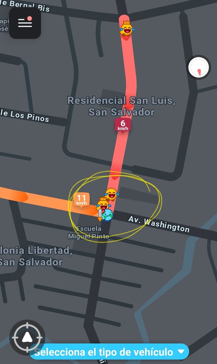 azelaya5's tweet photo. Estimados señores @ObraMunicipal  ayuda por favor, interseccion avenida washington y avenida Jose Matias Delgado, se hace mucho trafico con cada semaforo solo pasan 2 o 3 carros por el bache que no permite pasar a velocidad normal https://t.co/6cZQzVgA0d