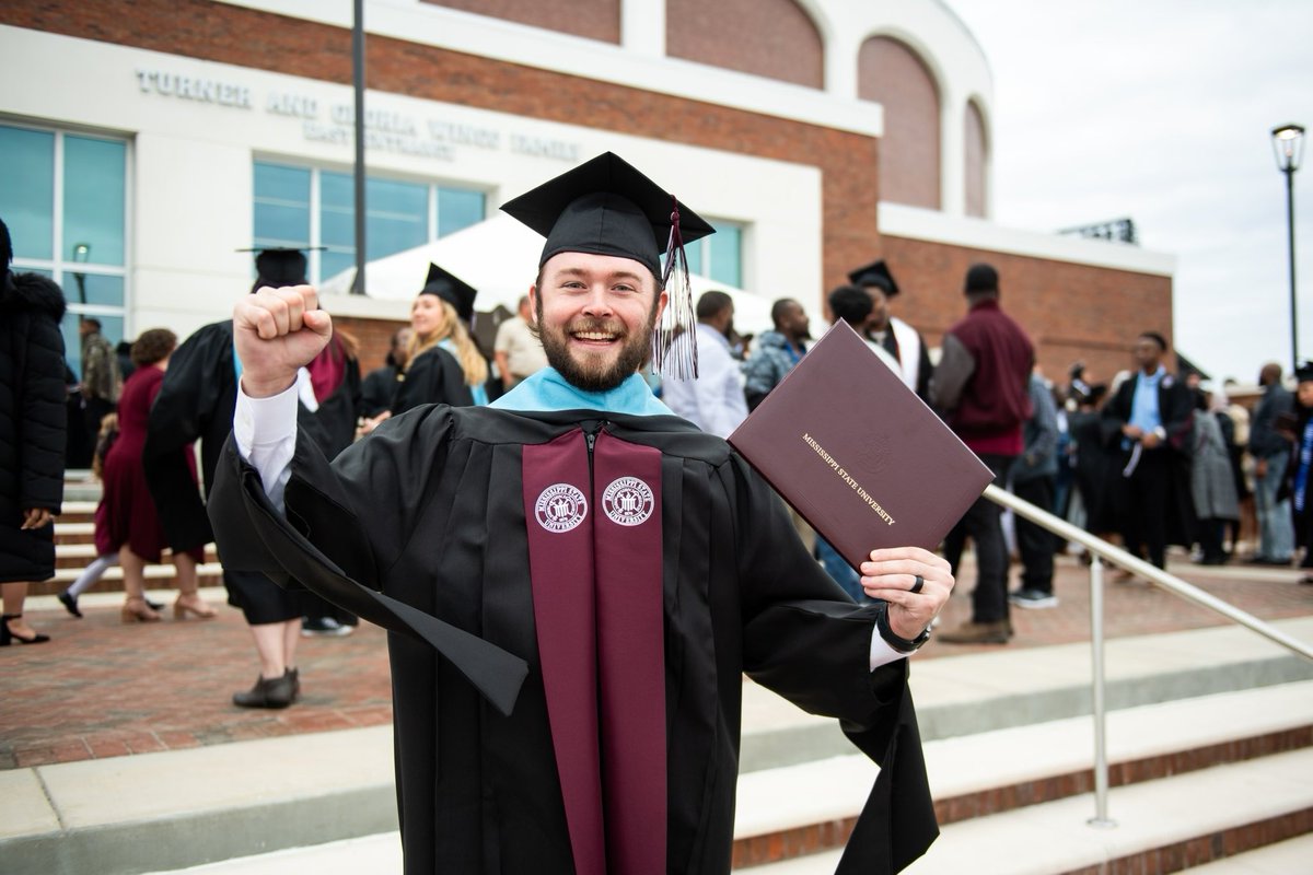 msstate's tweet photo. Celebrating the accomplishments of our fall graduates during this morning’s commencement ceremony. Here's to a future filled with success and happiness!
#HailState #MSUGraduation #Classof2023 #proudBulldogs https://t.co/Z7ZxMERy0h