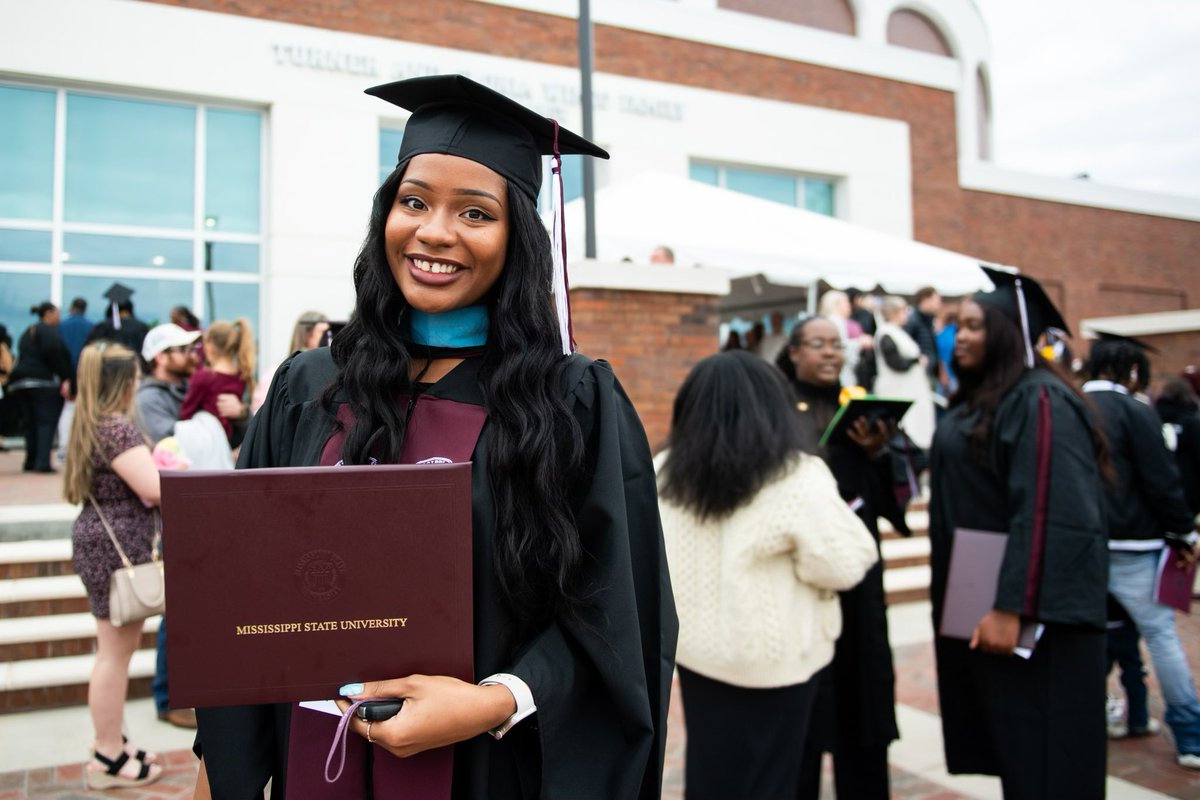 msstate's tweet photo. Celebrating the accomplishments of our fall graduates during this morning’s commencement ceremony. Here's to a future filled with success and happiness!
#HailState #MSUGraduation #Classof2023 #proudBulldogs https://t.co/Z7ZxMERy0h