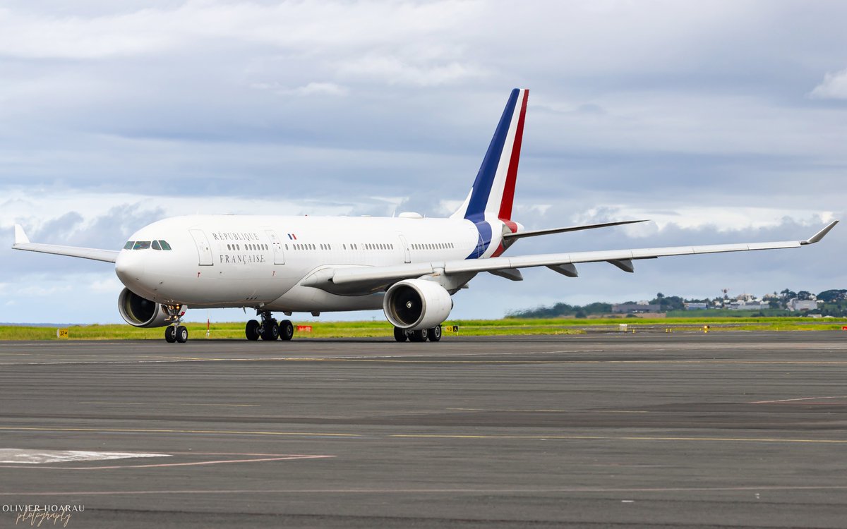 OlivierHoarau's tweet photo. 🇫🇷 Same thing for departure, weather was no present ☁️ See you #Cotam #A330 👋
#Avgeek #FAF #LaReunion #Airbus #Government https://t.co/7uIgngjdlj