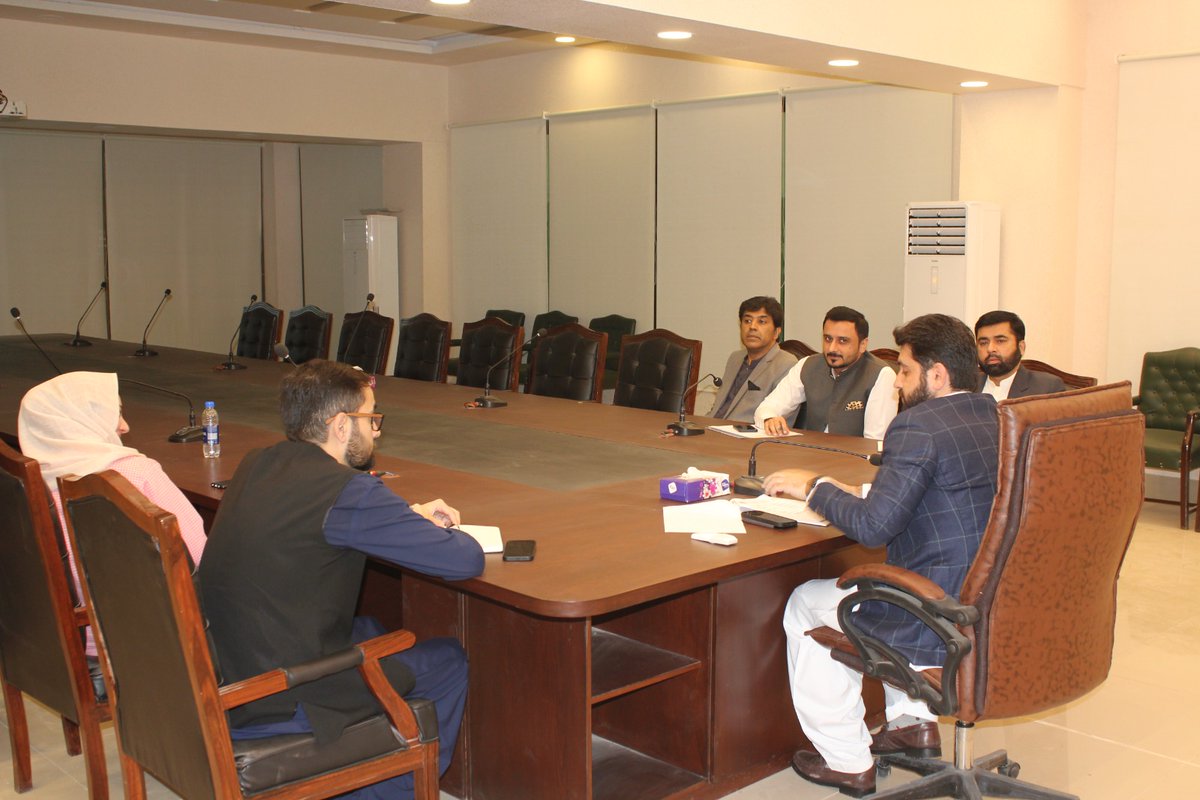 DCKarachiEast9's tweet photo. Deputy Commissioner East conducted a meeting with all Assistant Commissioners of District East to take an update on the developments in each subdivision and discuss issues that require immediate attention.
#DCEast #AssistantCommissioner #meetings https://t.co/z6eGwJYPUW