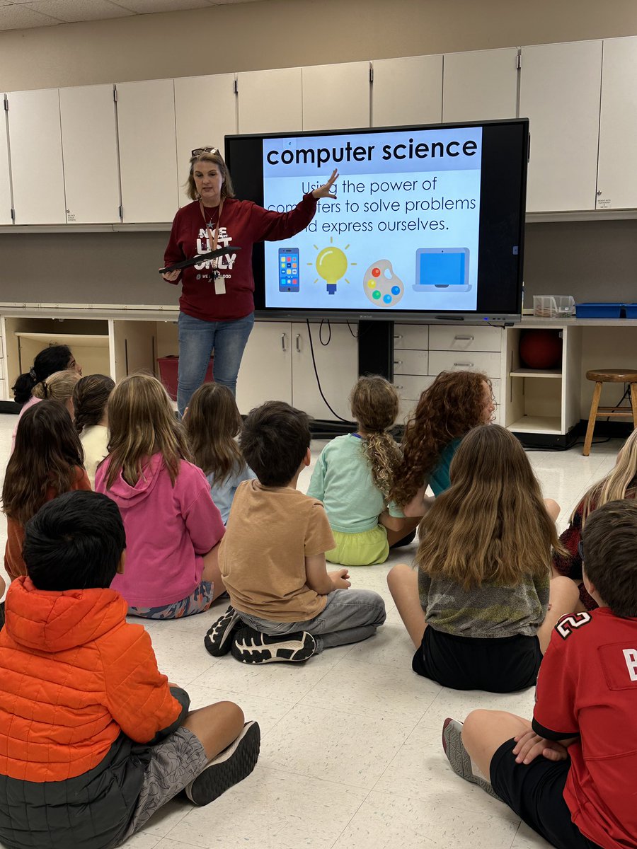 katie_leining's tweet image. Wrapping up #HourofCode week at @SpicewoodPYP with @SpheroEdu Indies. Love that these robots teach computer science basics and are engaging for so many levels! #rrisdtech