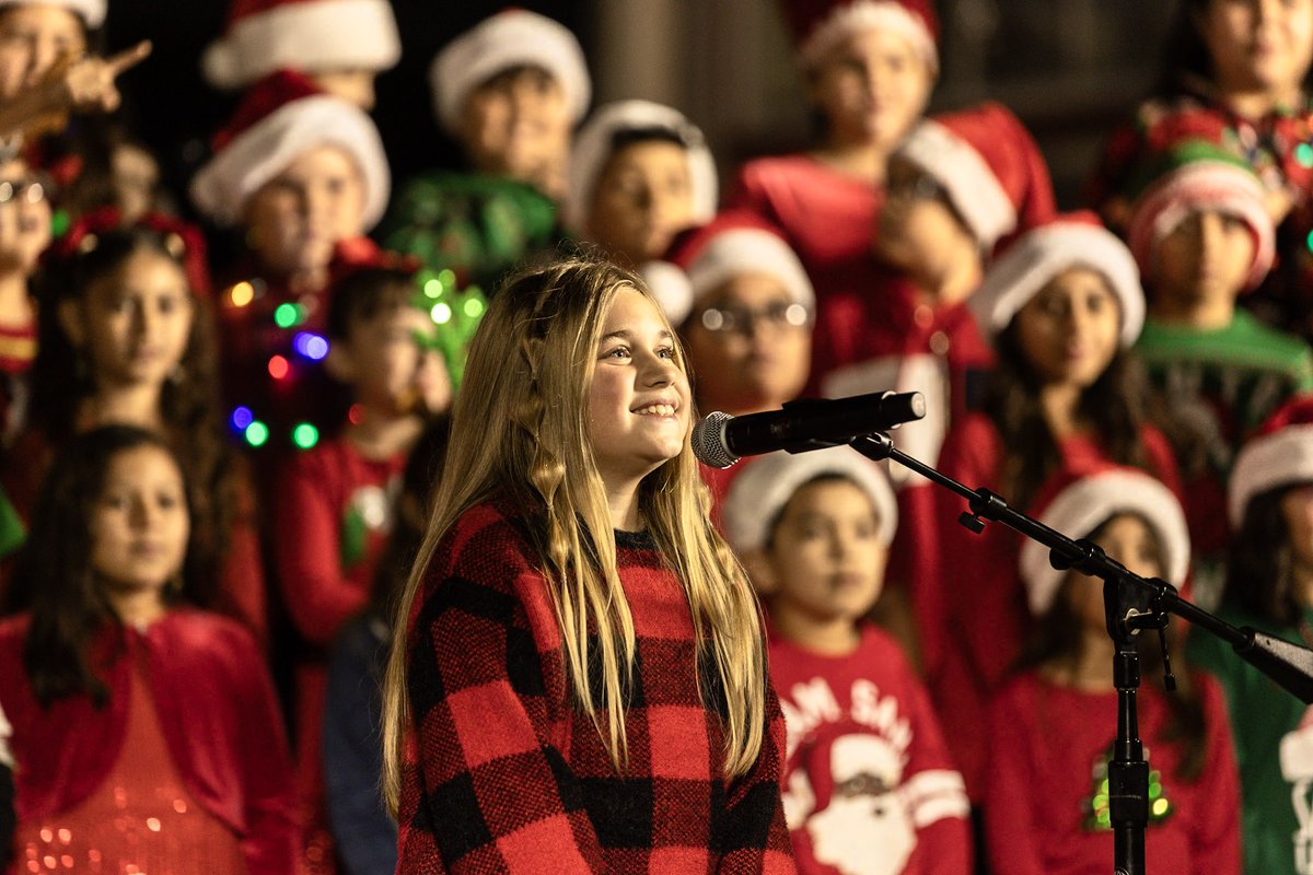 lpisd's tweet photo. A few scenes from Christmas on Main. More photos here https://t.co/qf0Bi2ksMn. #LPLegacy https://t.co/cGnefSjosv