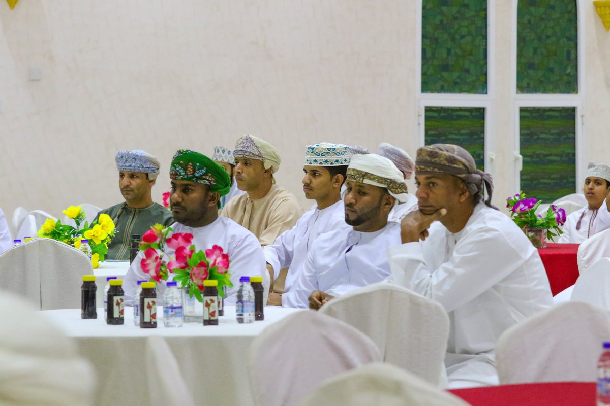 نظمت مكتبة الصحوه العامه بإمطي حفل تكريم بمناسبة اليوم العالمي للمتطوعين تحت رعاية المهندس محمد السليماني عضو مجلس الشورى بولاية منح . و ضمن المكرمين/ 
أيوب سليمان السليمي 
خلفان مسعود السليمي