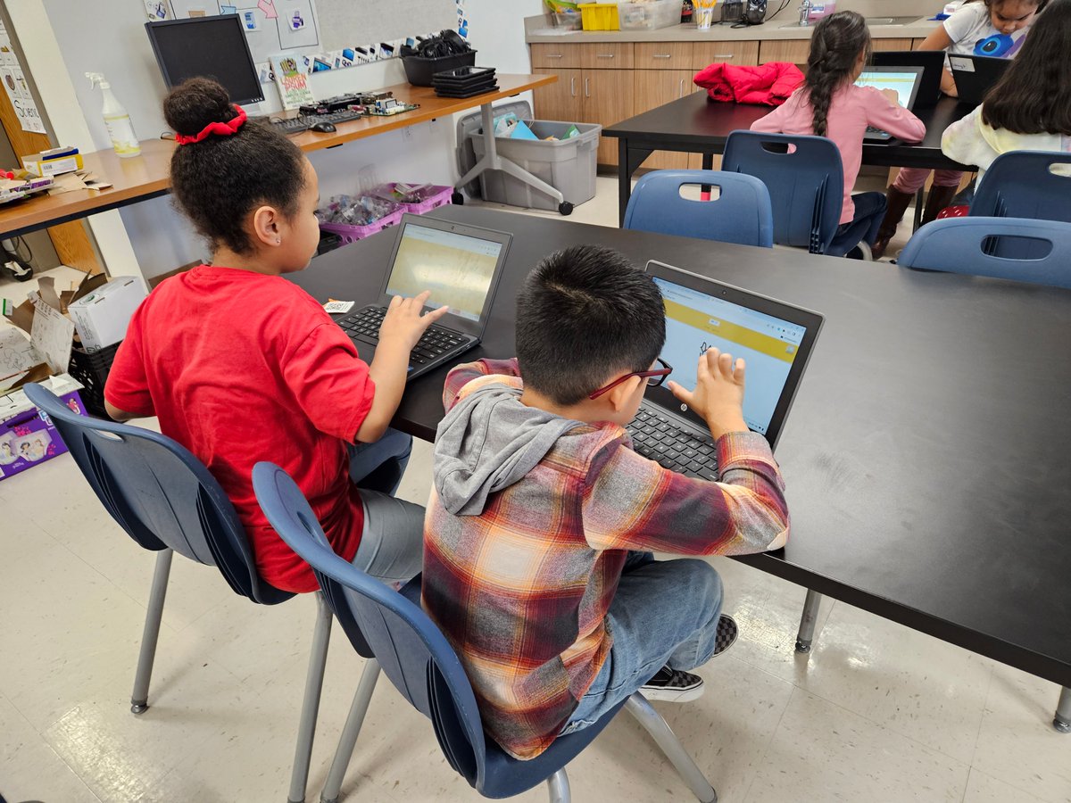 CodeHS's tweet image. The CodeHS team had a blast working through the Training AI Using Data #HourofCode! Thanks for letting us join you during #CSEdWeek2023! @SanMarcosCISD