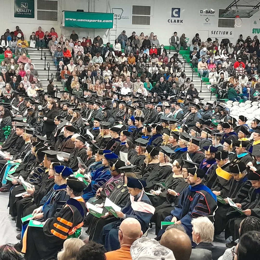 UAMWFC's tweet photo. Congratulations UAM Graduates. https://t.co/hKfgKd8d4M