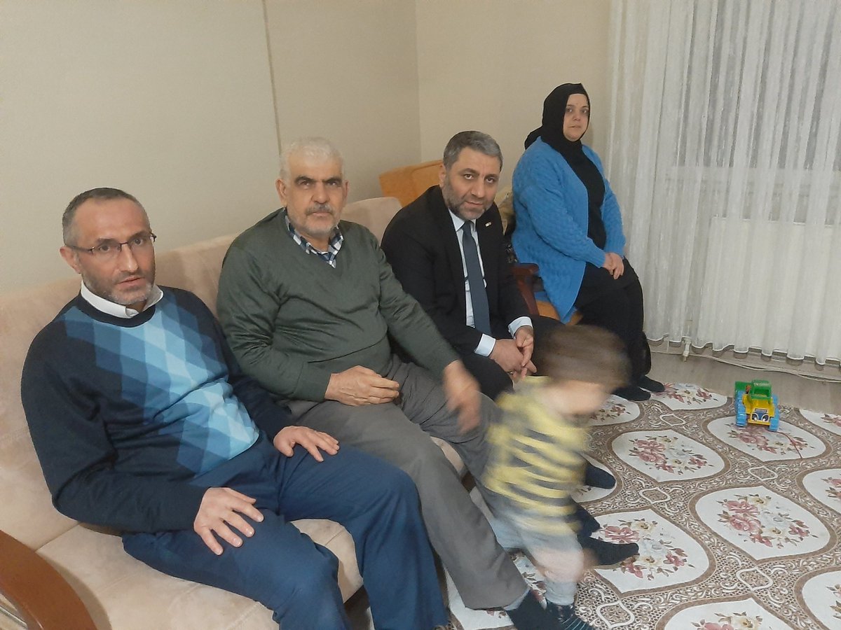 Ferhatpaşa mahallesi teşkilatı olarak mahallemizdeki depremzede aileyi meclis üyesi aday adayı sayın Ebubekir Uçan kadınkolları başkanımız <a href="/GlizarZont40513/">Gülizar zonturoğlu</a> yürütme kurulu başkanımız Dursun KARAMAN li ile Ziyaret ettik ev sahipliği için kendilerine teşekkür ederiz
<a href="/atasehirakparti/">AK Parti Ataşehir</a>