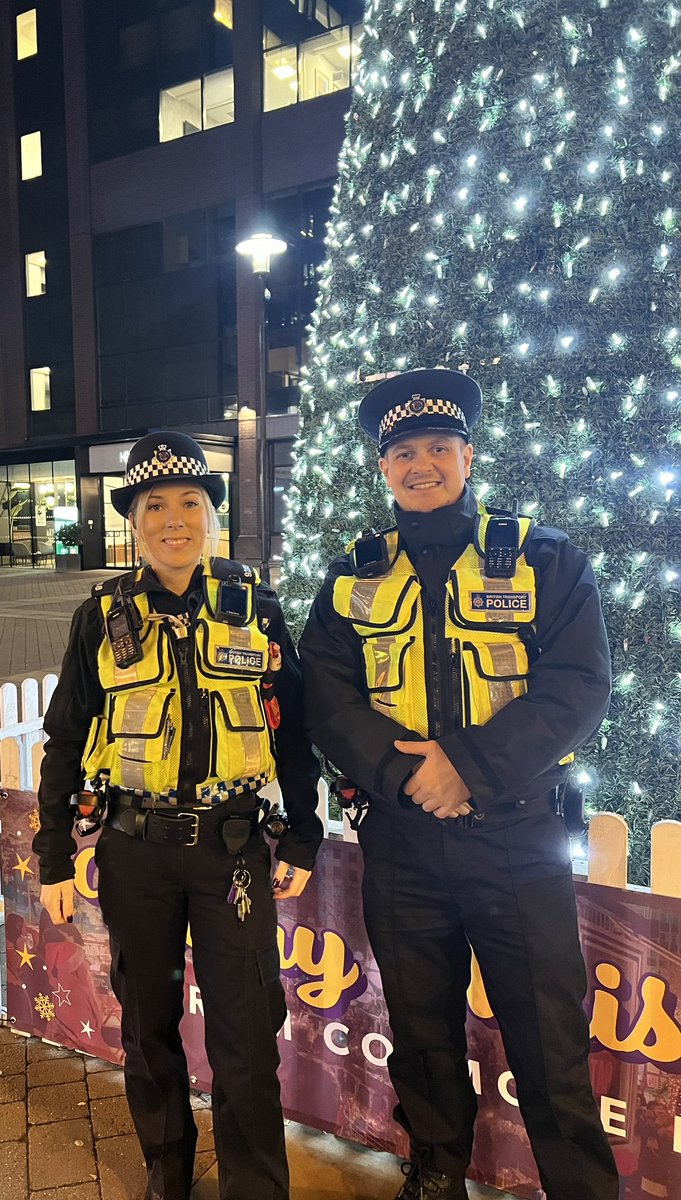 Good evening from Birmingham. We are out on high visibility patrols 👮🎄👮🏻‍♂️

If you need us…
👮🏻 Approach an officer
📱 #TextBTP on 61016
🛤 Use the Railway Guardian App
🚔 Emergency - 999